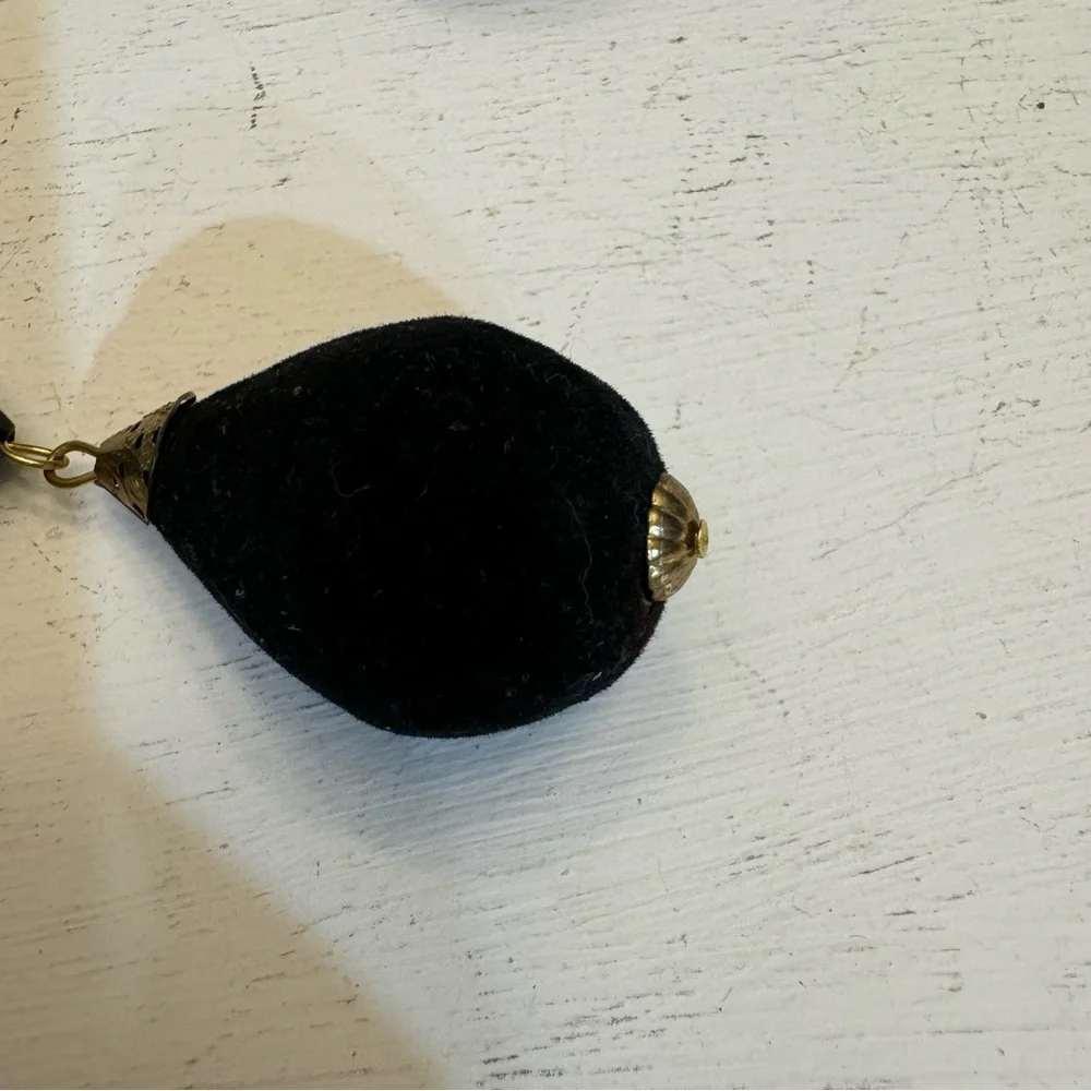 Long Black Gold Dangle Drop Clip On Earrings Statement Vintage Plastic Acrylic